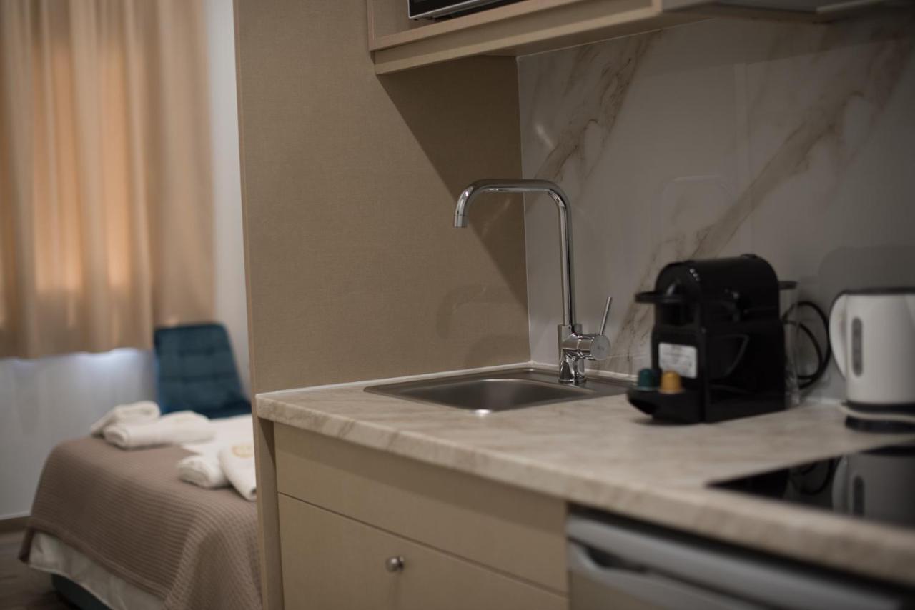 Rob Venture Suites At The Central Of Athens City Екстер'єр фото