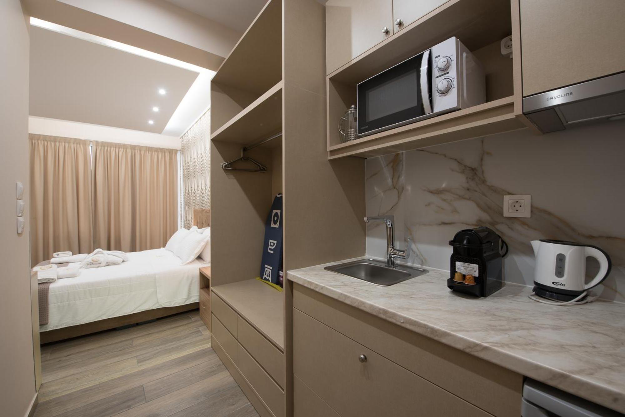 Rob Venture Suites At The Central Of Athens City Екстер'єр фото
