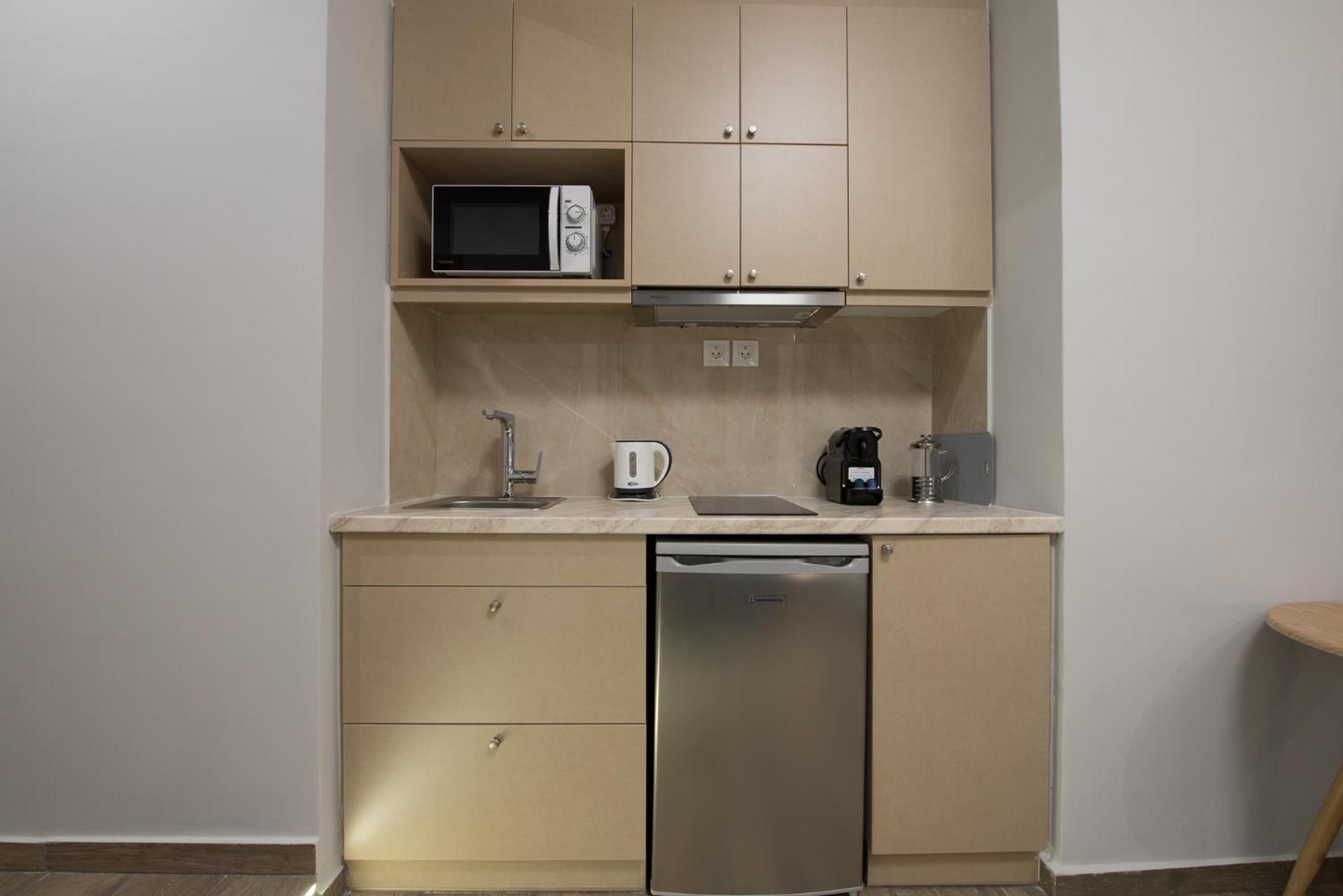 Rob Venture Suites At The Central Of Athens City Екстер'єр фото