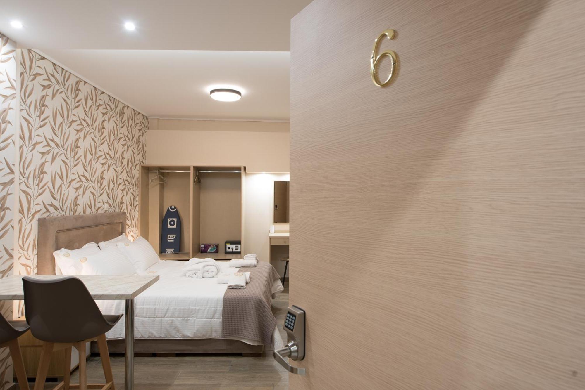 Rob Venture Suites At The Central Of Athens City Екстер'єр фото
